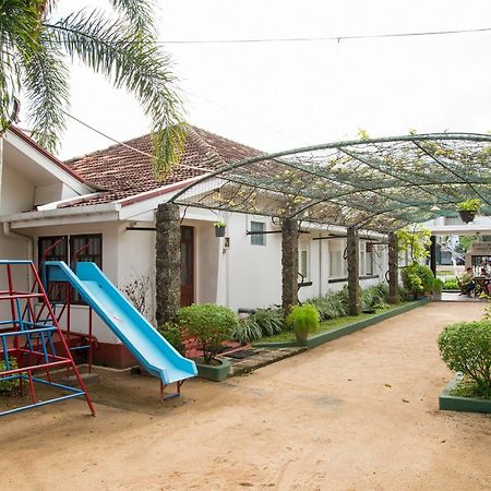 Hamilton House Hotel Negombo Exterior photo