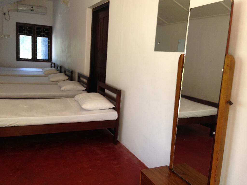 Hamilton House Hotel Negombo Room photo