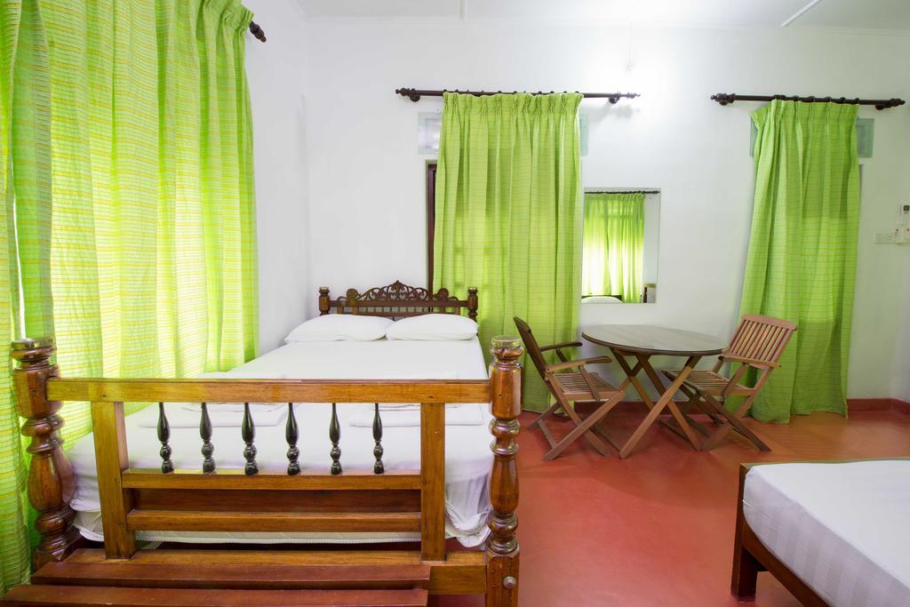 Hamilton House Hotel Negombo Room photo