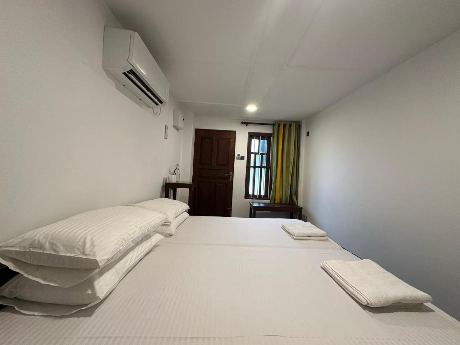 Hamilton House Hotel Negombo Exterior photo