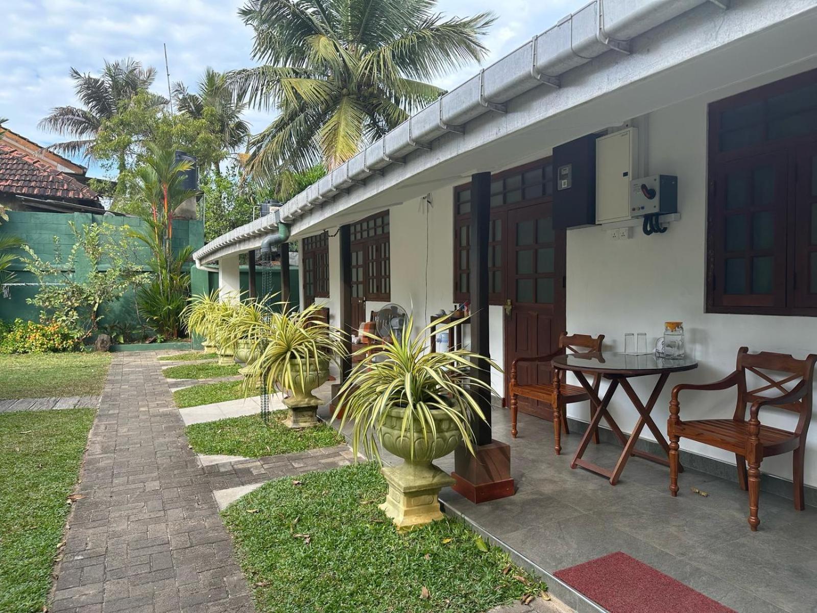 Hamilton House Hotel Negombo Exterior photo
