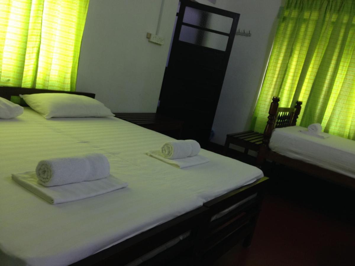Hamilton House Hotel Negombo Exterior photo