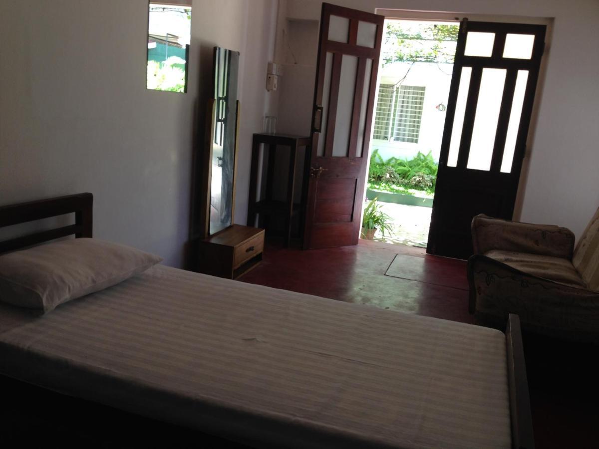 Hamilton House Hotel Negombo Exterior photo